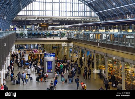 Shops at St. Pancras International .